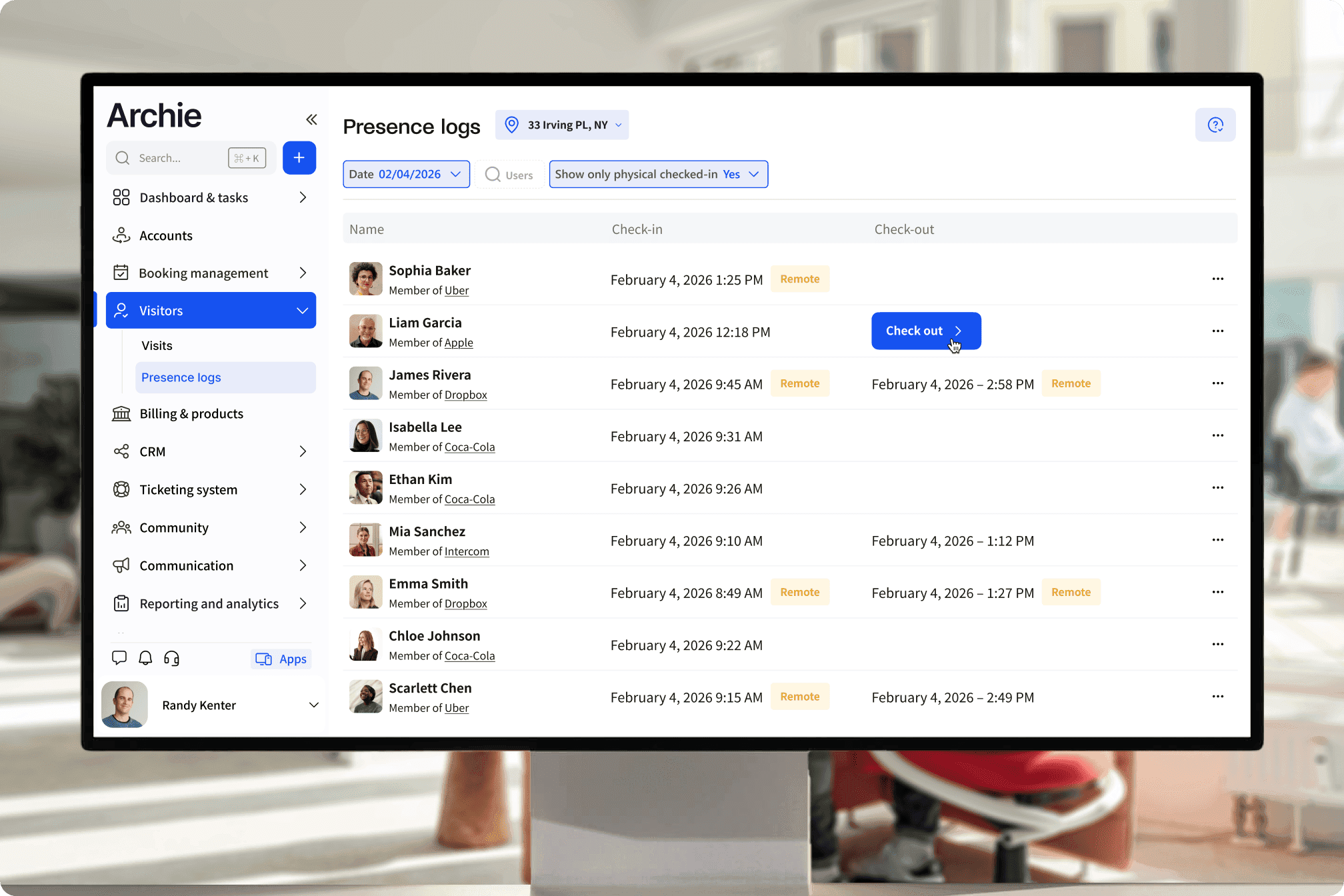 website-v3:pictures.website-v3.alt.coworking-insights-hub-product-carousel-vertical-3-presence